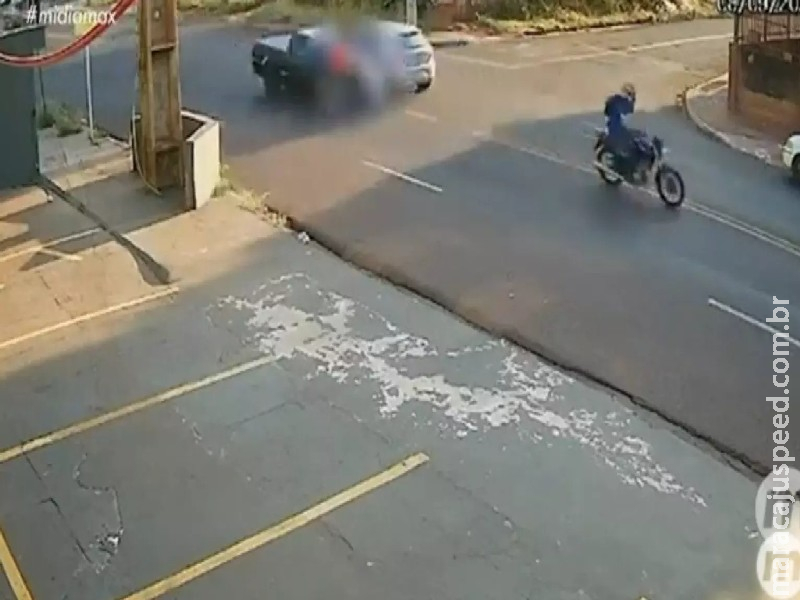 VÍDEO mostra acidente que deixou motociclista em estado gravíssimo na Tamandaré em Campo Grande