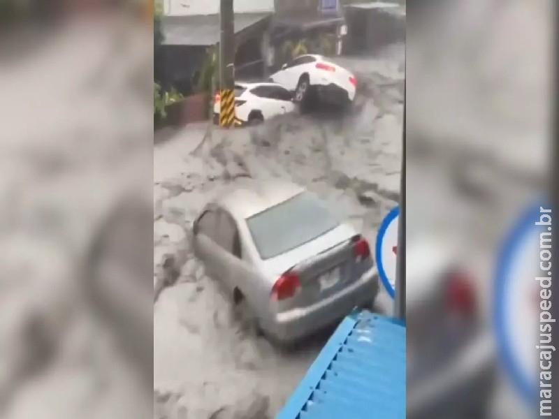 VÍDEO: Supertufão Ragasa atinge Hong Kong e o sul da China após causar mortes em outros países VÍDEO: Supertufão Ragasa atinge Hong Kong e o sul da China após causar mortes em outros países