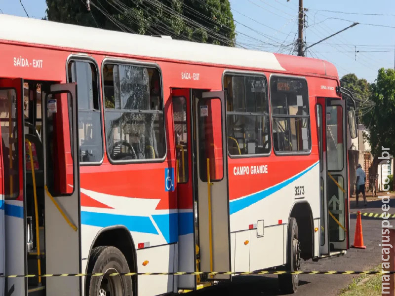 Vítima é socorrida em estado grave após ser atropelada por ônibus do Consórcio Guaicurus