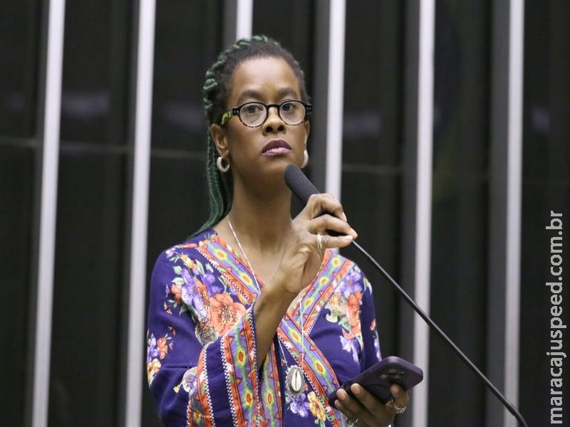 Câmara aprova pagamento de piso salarial dos professores para contratos temporários Câmara aprova pagamento de piso salarial dos professores para contratos temporários