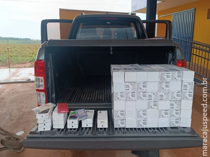 Casal de Dourados é flagrado transportando celulares escondidos em caminhonete durante fiscalização Casal de Dourados é flagrado transportando celulares escondidos em caminhonete durante fiscalização