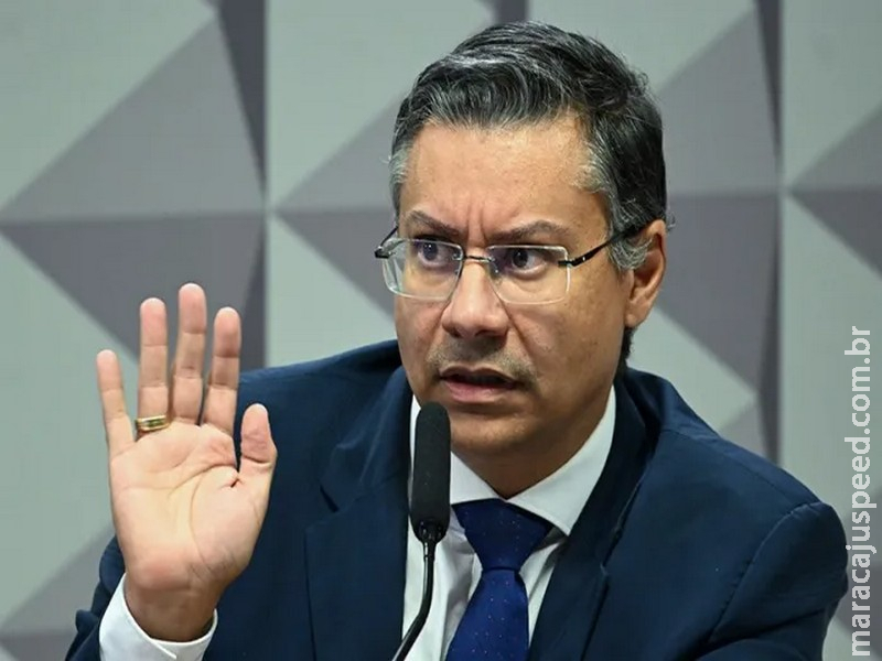 CPMI: parlamentares veem conflito de interesses na atuação de ex-procurador CPMI: parlamentares veem conflito de interesses na atuação de ex-procurador