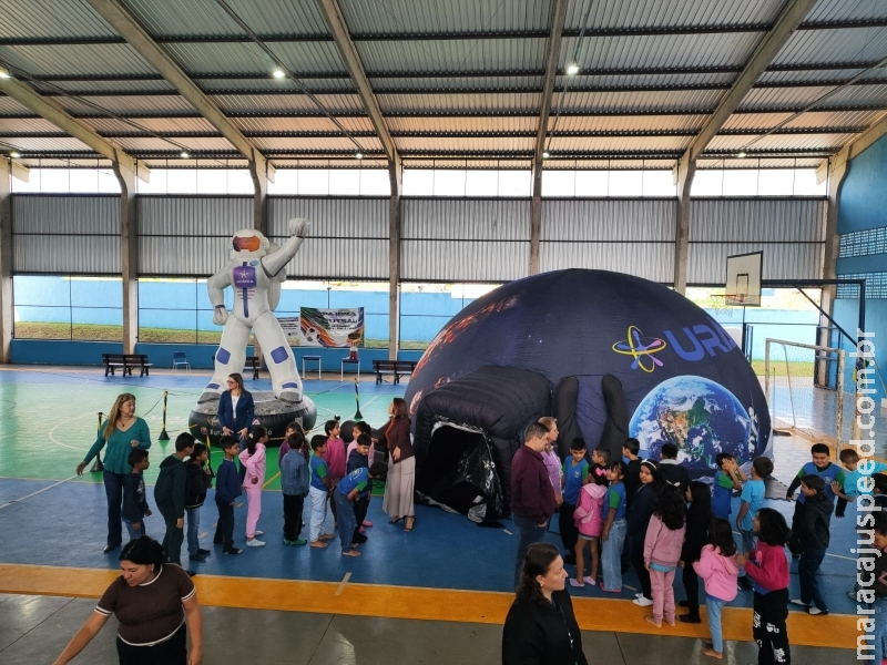 Escola Irma de Lima Matos inaugura Planetário e leva alunos a uma viagem pelo universo do conhecimento