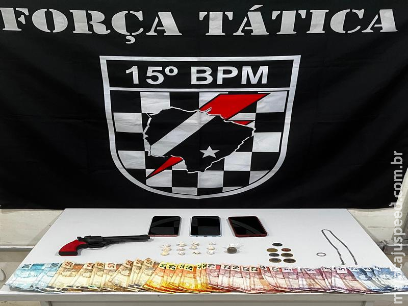 Mulher é presa com crack e simulacro de arma em ponto de tráfico na antiga Estação Ferroviária de Maracaju