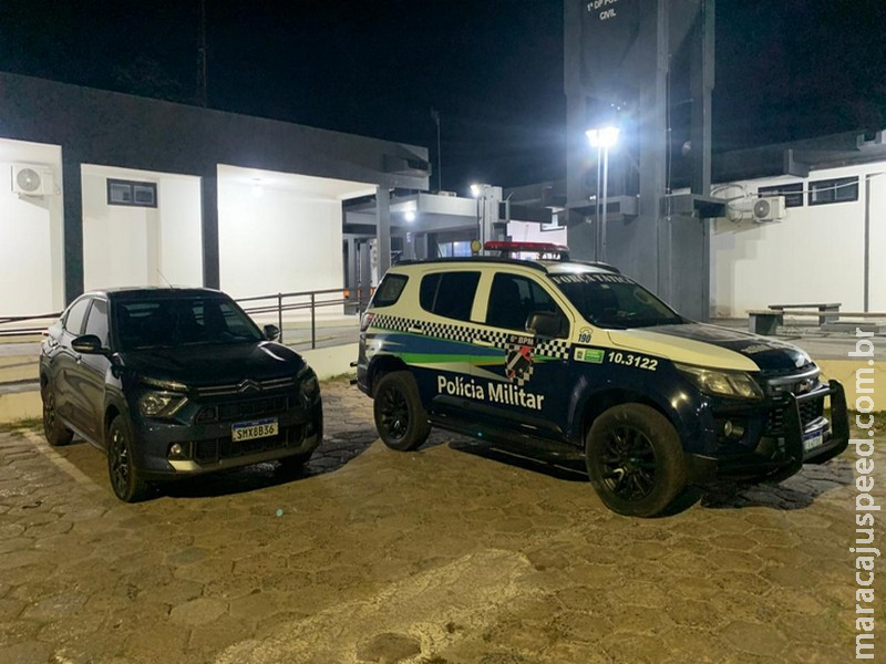 PM recupera carro roubado e prende casal por receptação em Corumbá PM recupera carro roubado e prende casal por receptação em Corumbá
