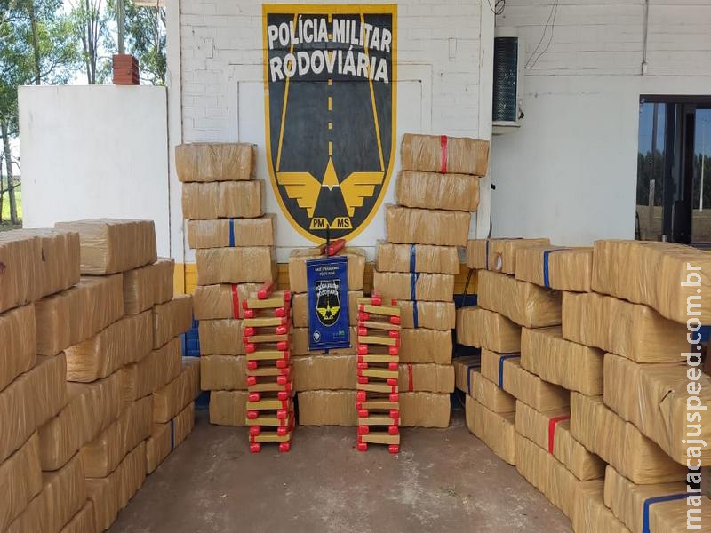 Polícia Rodoviária apreende 2,5 toneladas de maconha em caminhão e causa prejuízo de R$ 5,3 milhões ao crime em MS Polícia Rodoviária apreende 2,5 toneladas de maconha em caminhão e causa prejuízo de R$ 5,3 milhões ao crime em MS