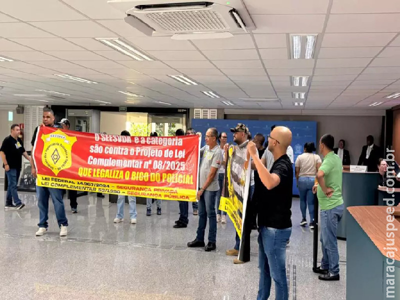 Vigilantes protestam na Alems contra projeto que regulamenta ‘bico’ de policiais em MS Vigilantes protestam na Alems contra projeto que regulamenta ‘bico’ de policiais em MS