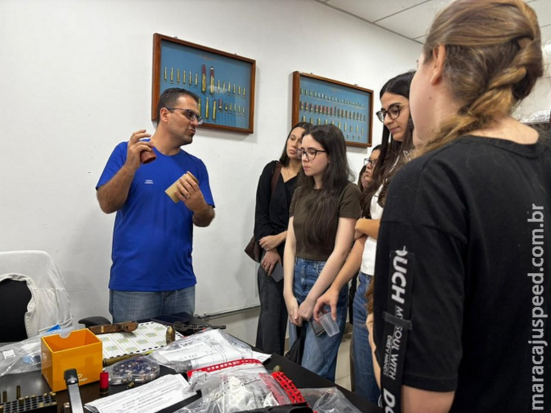 Acadêmicos de Direito da UCDB vivenciam prática pericial em visita à Polícia Científica