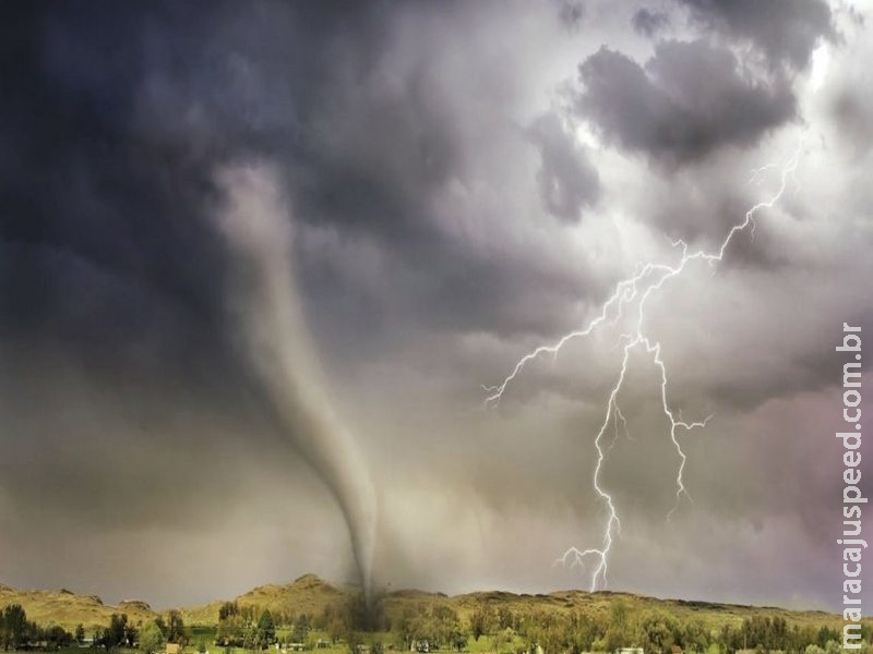 Após tragédia no Paraná, especialistas ligam alerta vermelho para novos tornados no Sul