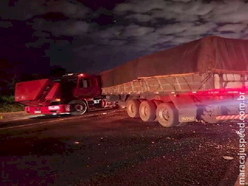 BR-163 é liberada após 3 horas de interdição por acidente entre carretas 
