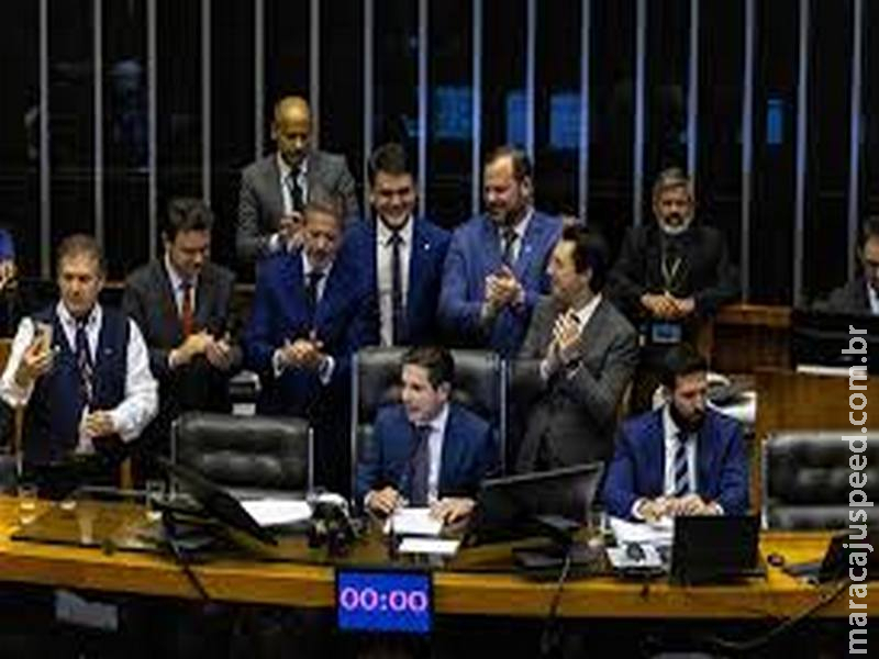 Câmara aprova endurecimento histórico contra facções e restringe direito eleitoral de presos