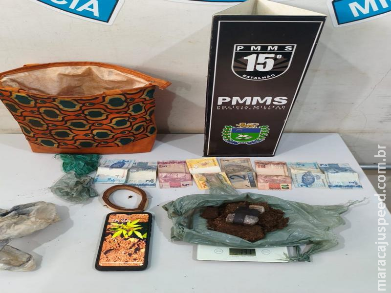 Homem com mais de 20 passagens pela polícia é preso por tráfico de drogas perto de escola em Vista Alegre