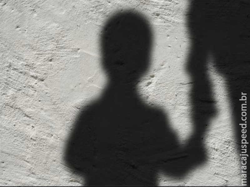 Homem é preso após menino de 3 anos desaparecer e ser encontrado desacordado em sua cama