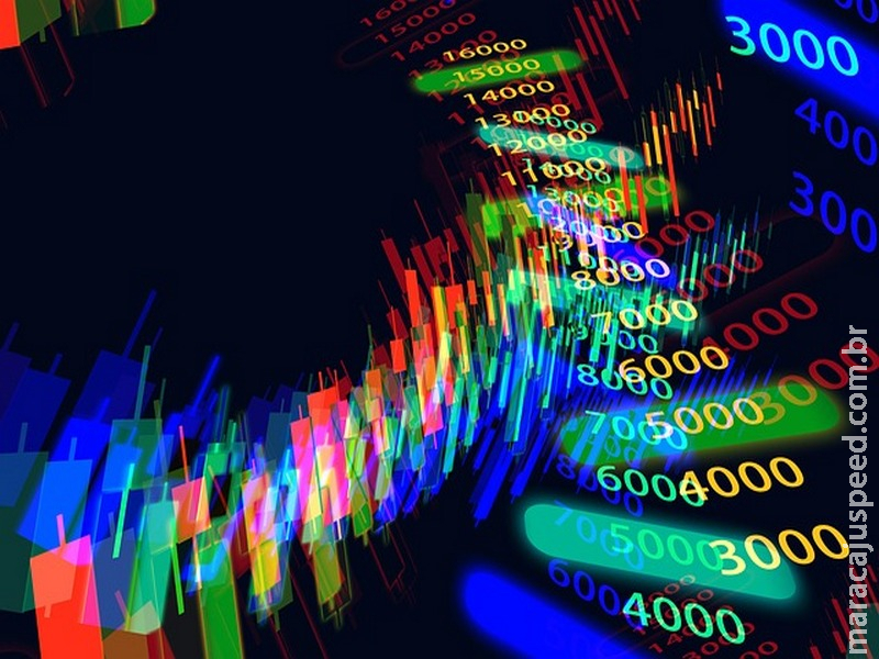 Ibovespa bate 159 mil pontos e atinge máxima histórica; dólar cai