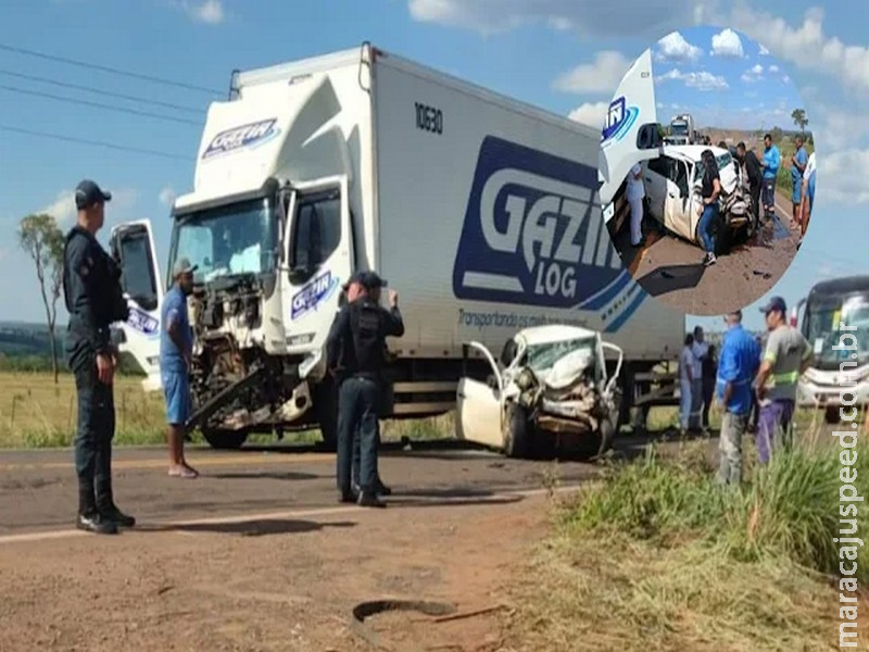 Jovem morre preso às ferragens após colisão entre caminhão e carro na MS-112