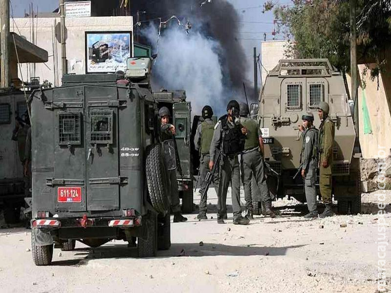 Mesquita é incendiada por colonos israelenses na Cisjordânia