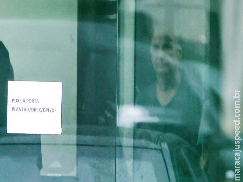 Moraes vota para manter Bolsonaro preso