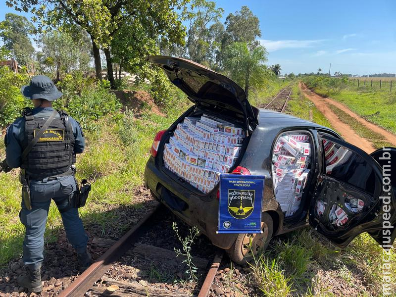 Motorista abandona R$ 105 mil em cigarros contrabandeados após atolar carro em trilho
