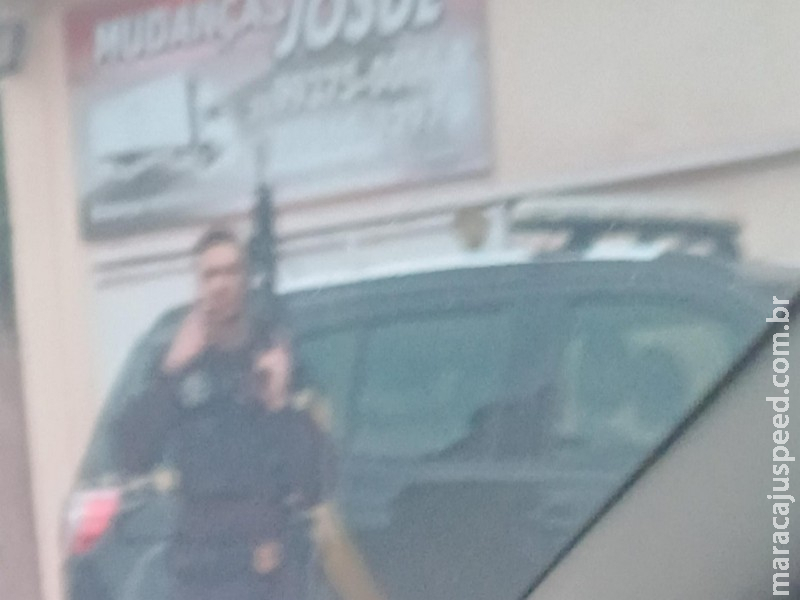 PF faz batida em transportadora e prende dois suspeitos por tráfico de drogas