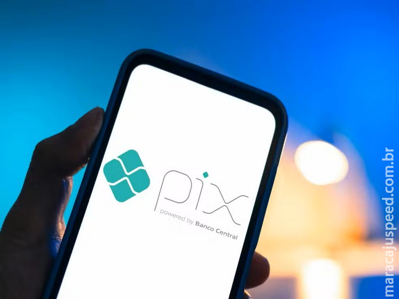Quem cuida de pessoa com deficiência têm direito a PIX de R$ 900 por mês em 79 cidades