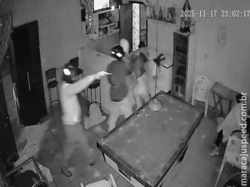 Quinteto armado invade bar na fronteira com o Paraguai e anuncia assalto a clientes