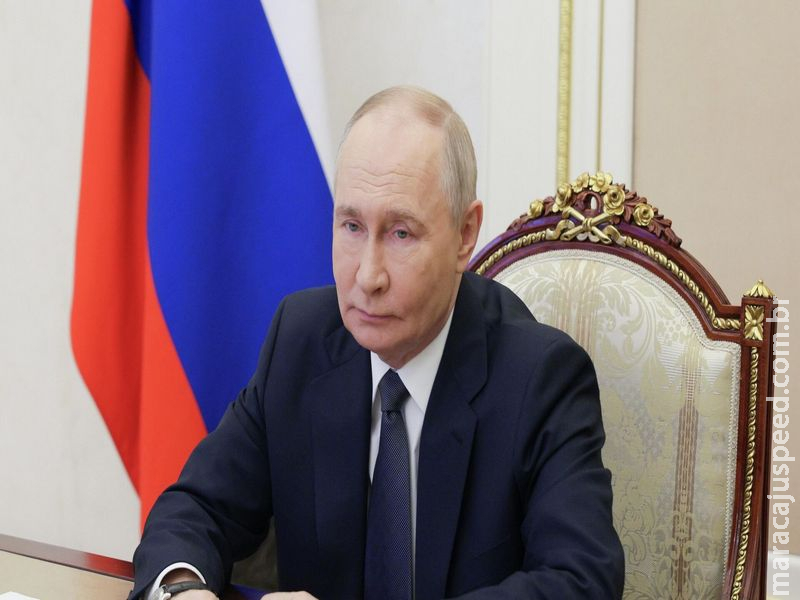 Rússia é único país no mundo capaz de produzir quebra-gelos nucleares em série, declara Putin