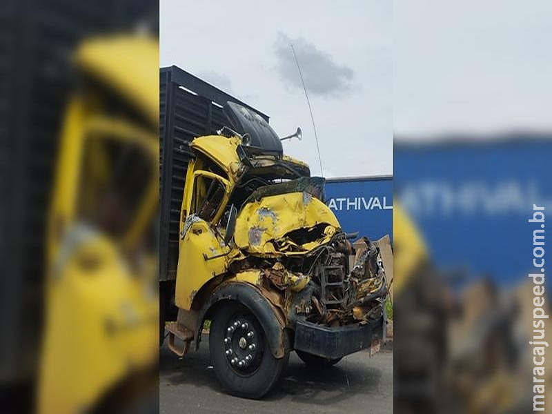 Três caminhões se envolvem em engavetamento na BR-163, em Lucas do Rio Verde