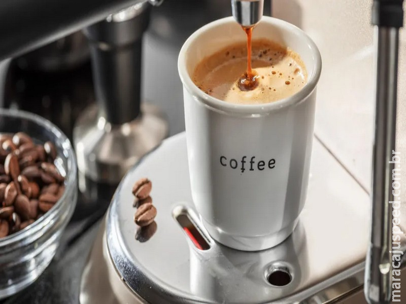  6 bebidas que nunca deve tomar de estômago vazio, segundo especialistas