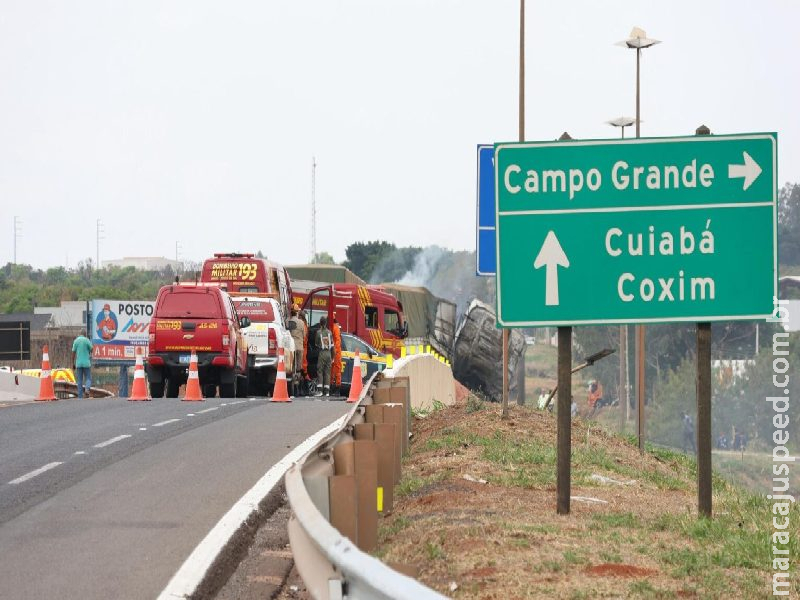 Acidente entre carro e BMW deixa motociclista ferido na BR-163 em Campo Grande