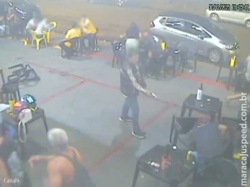 Após briga, suspeito volta armado e mata cliente em conveniência no Jardim Leblon