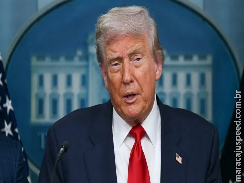 Após retirar tarifas, Trump diz que fez 