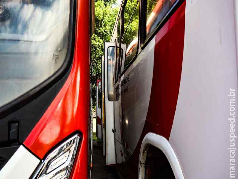Assaltantes usam faca e roubam passageira e motorista de ônibus em Campo Grande