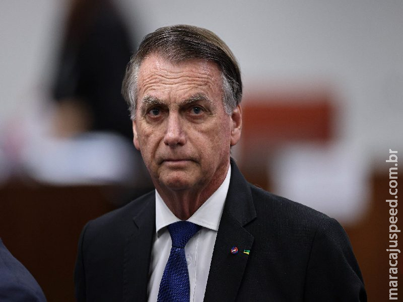 Bolsonaro deve ser internado amanhã para realizar cirurgia