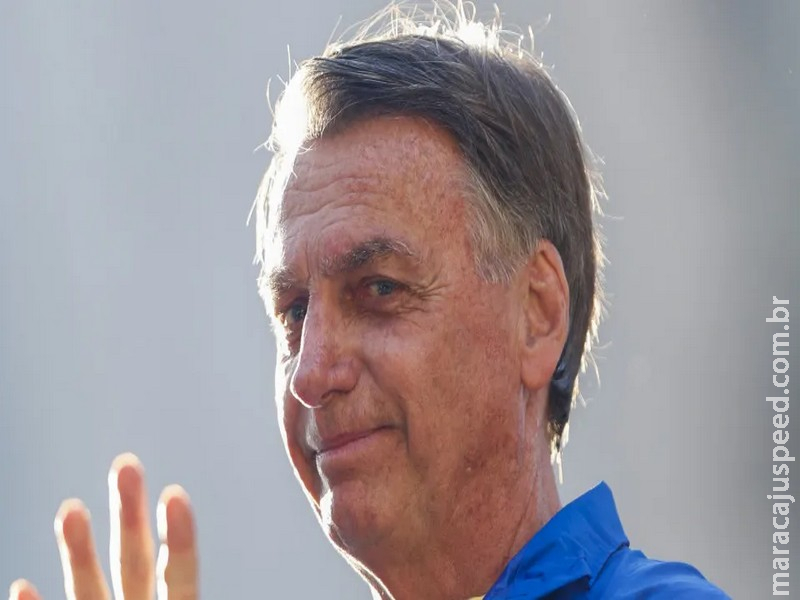 Bolsonaro precisa de cirurgia o mais breve possível, diz perícia