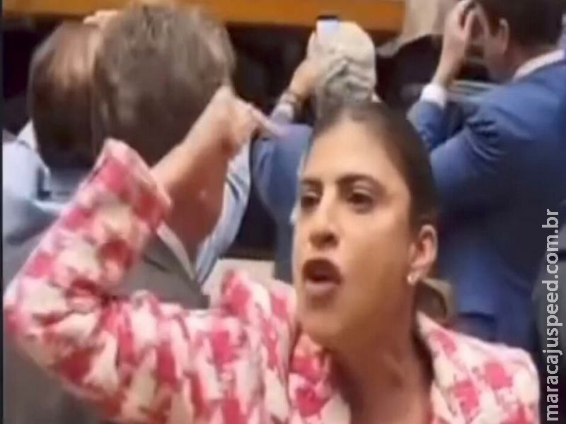 Camila Jara reage a acusações e diz que agiu para proteger jornalistas durante confusão