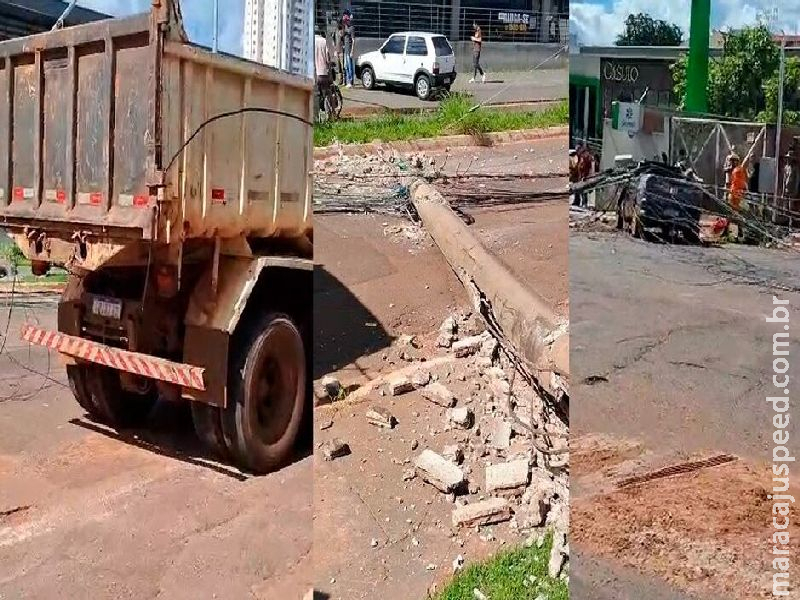 Caminhão enrosca em fios, derruba postes e destrói carros na Rachid Neder  