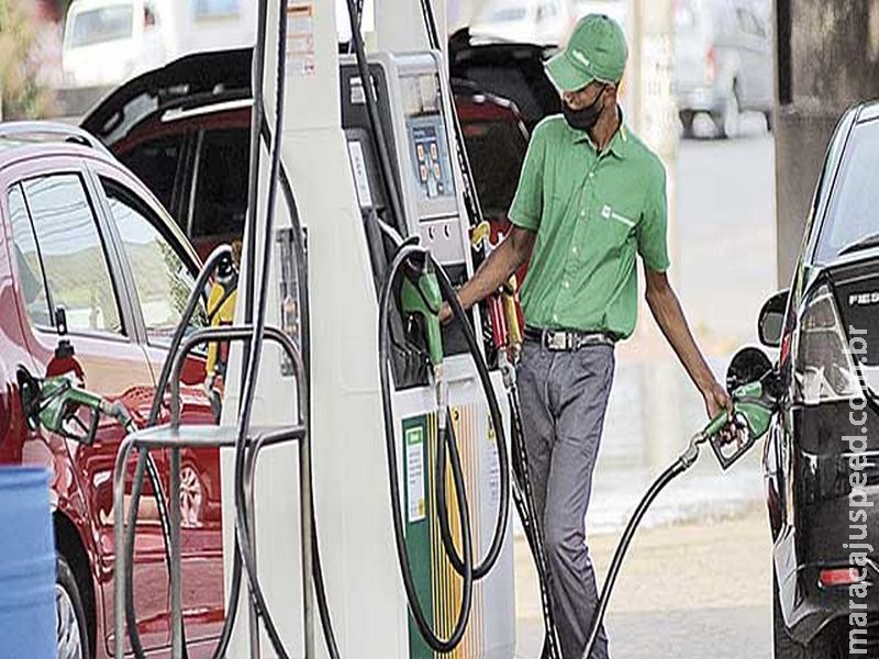 Fim da escala 6×1 ‘com certeza’ será discutida em 2026, diz presidente da Câmara