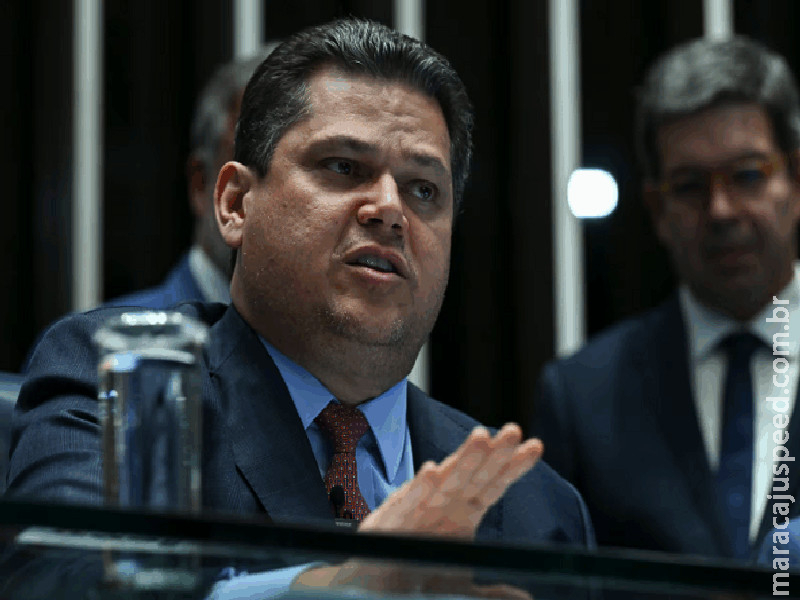 Fraude do INSS: PL já aprovado está há 20 dias esperando assinatura de Alcolumbre