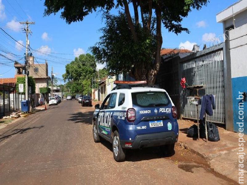 Homem em situação de rua é esfaqueado após bebedeira e pede socorro no Centro POP