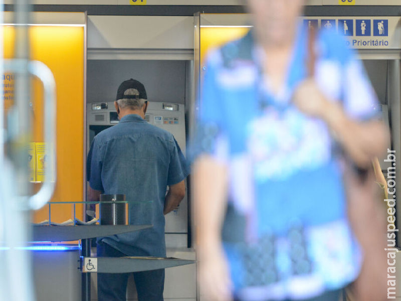 Idoso é vítima de 200 