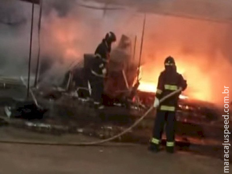 Incêndio destrói lojas na Linha Internacional entre Ponta Porã e Pedro Juan Caballero 