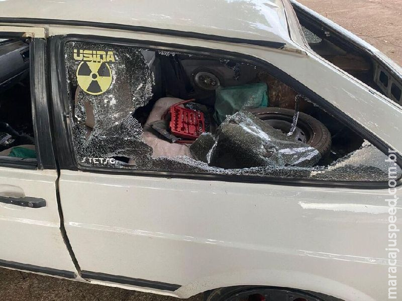 Mãe destrói carro de suspeito de assediar filha dela em Três Lagoas  