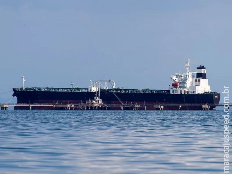 Mais de 30 navios na Venezuela estão em risco após apreensão de petroleiro
