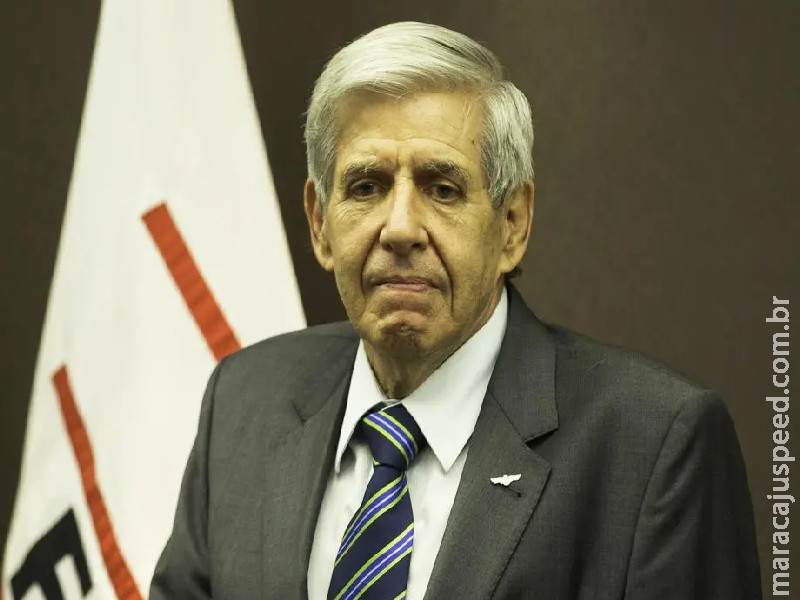 Moraes concede prisão domiciliar ao general Heleno, condenado pela trama golpista