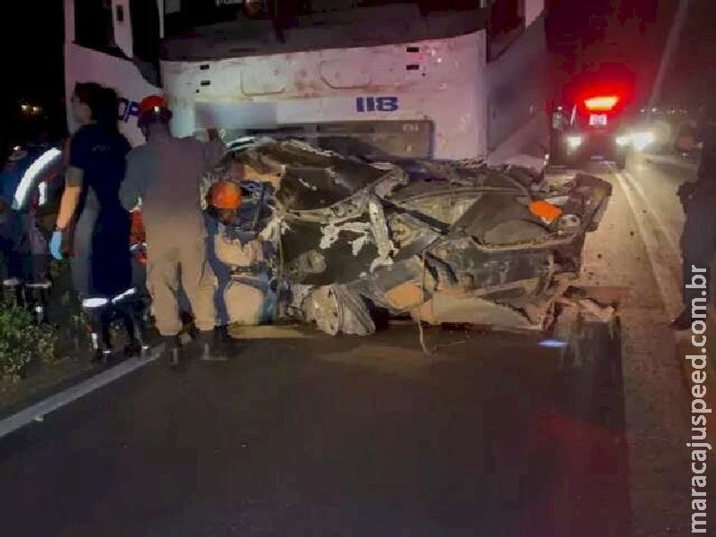  Motorista morre após Gol ser partido ao meio em colisão com carreta em Três Lagoas 