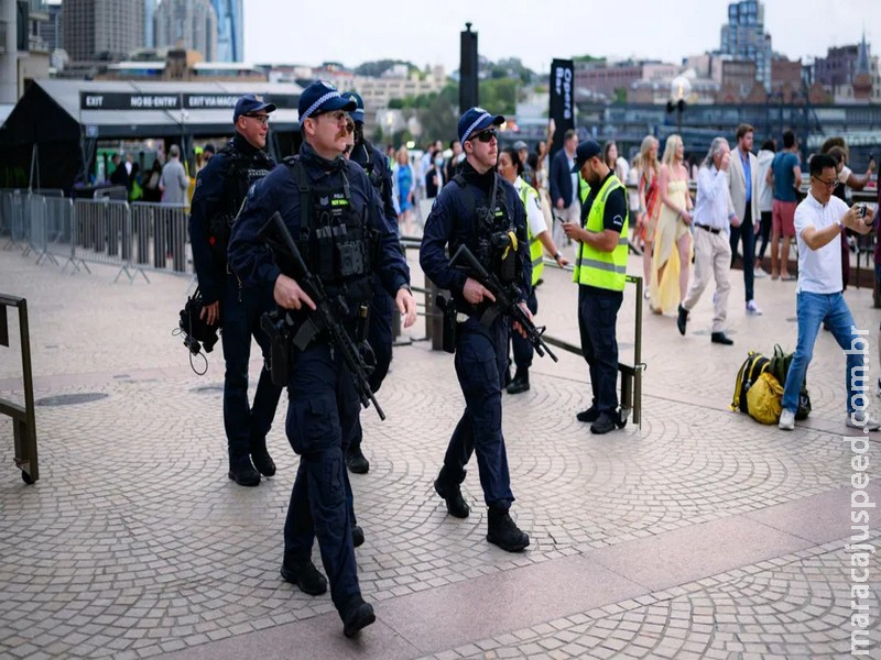 Presença policial pesada em Sydney para comemorações de Ano Novo após ataque de Bondi