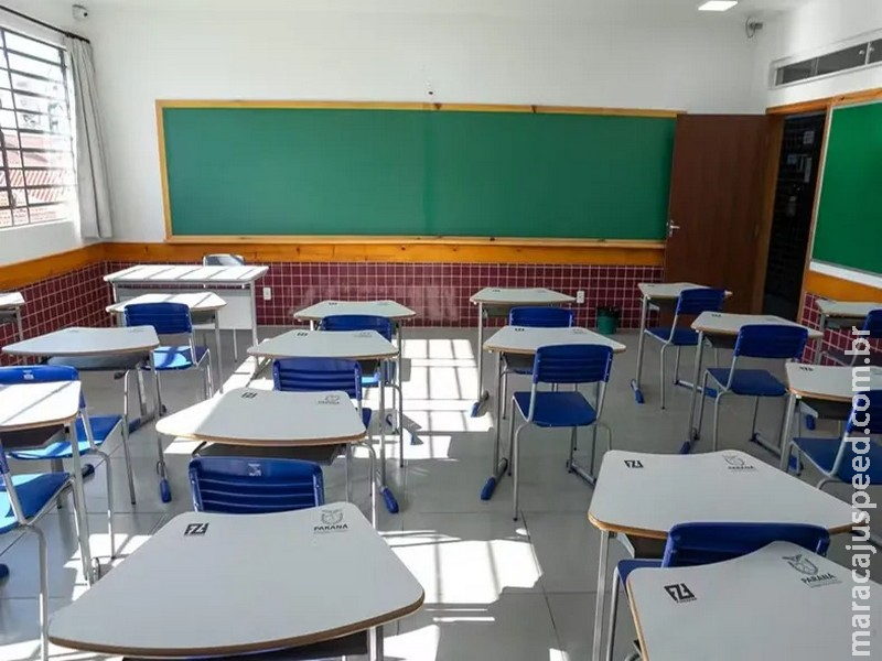 Professor preso por estupro de alunos dentro de sala de aula no Paraná tocava adolescentes e compartilhava material pornográfico