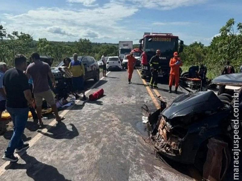 Seis ficam feridos, incluindo um bebê, em colisão frontal na Estrada da Guia