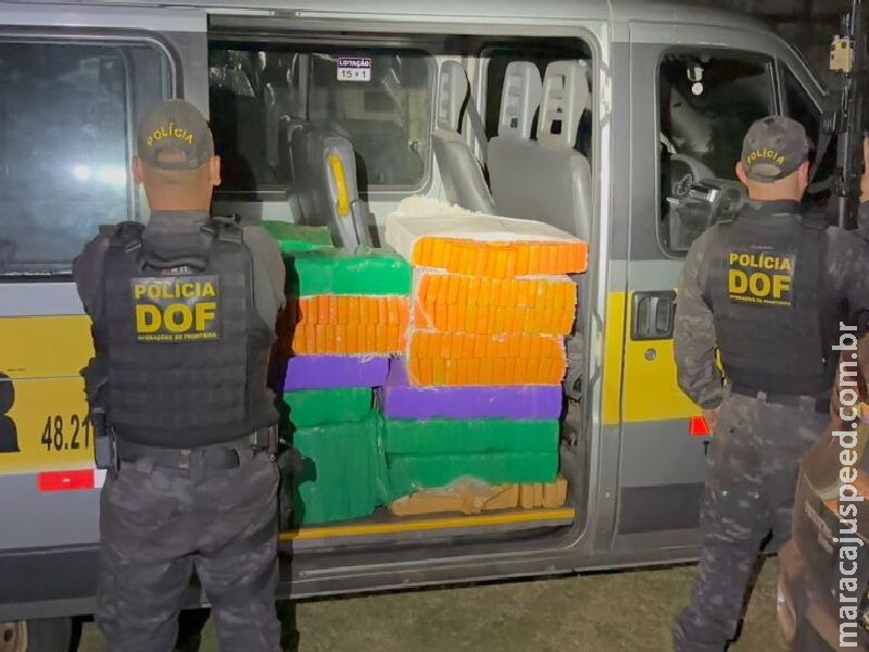  TRÁFICO Van escolar é apreendida transportando quase meia tonelada de maconha 