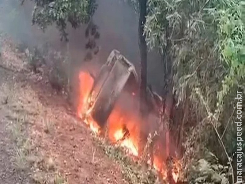 Viatura do Corpo de Bombeiros se envolve em grave acidente e pega fogo na BR-262